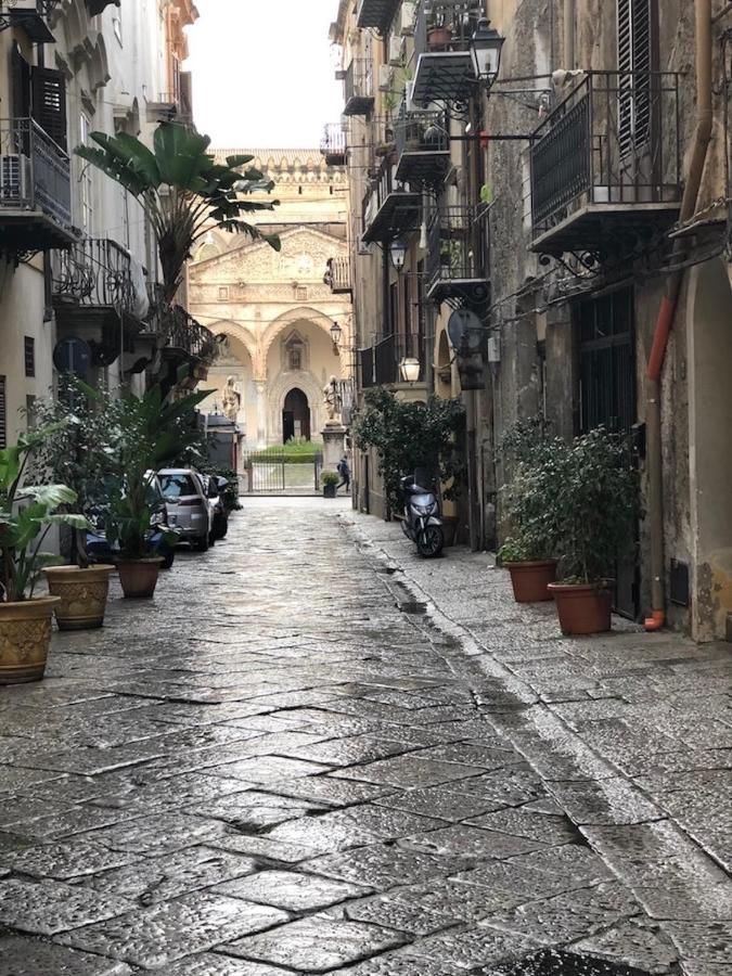 Casa Di Fronte La Cattedrale Lägenhet Palermo Exteriör bild