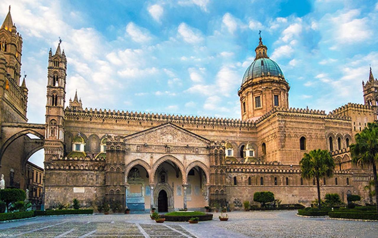 Casa Di Fronte La Cattedrale Lägenhet Palermo Exteriör bild