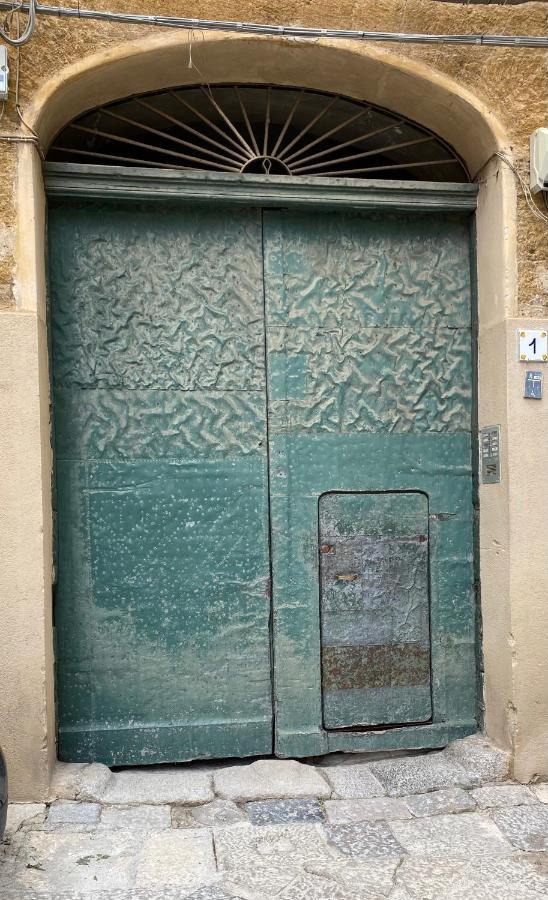 Casa Di Fronte La Cattedrale Lägenhet Palermo Exteriör bild